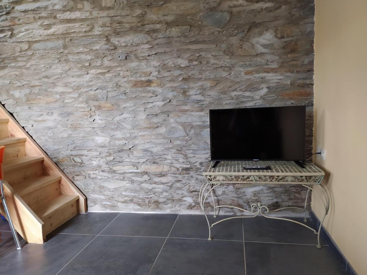 Gite De Charme Rosardenne Vaux-sur-Sure Esterno foto